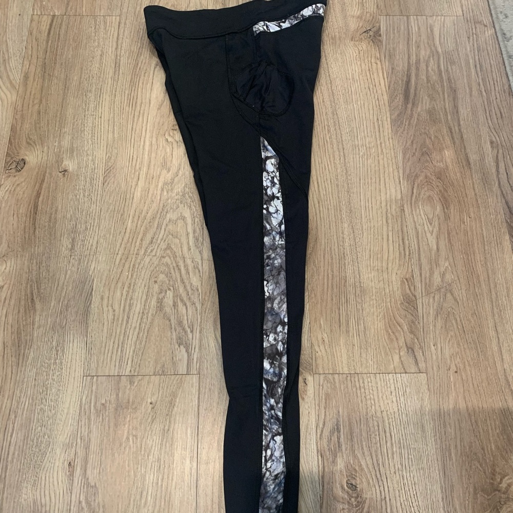 Athletic Leggings (Size S) w/ Pockets!!